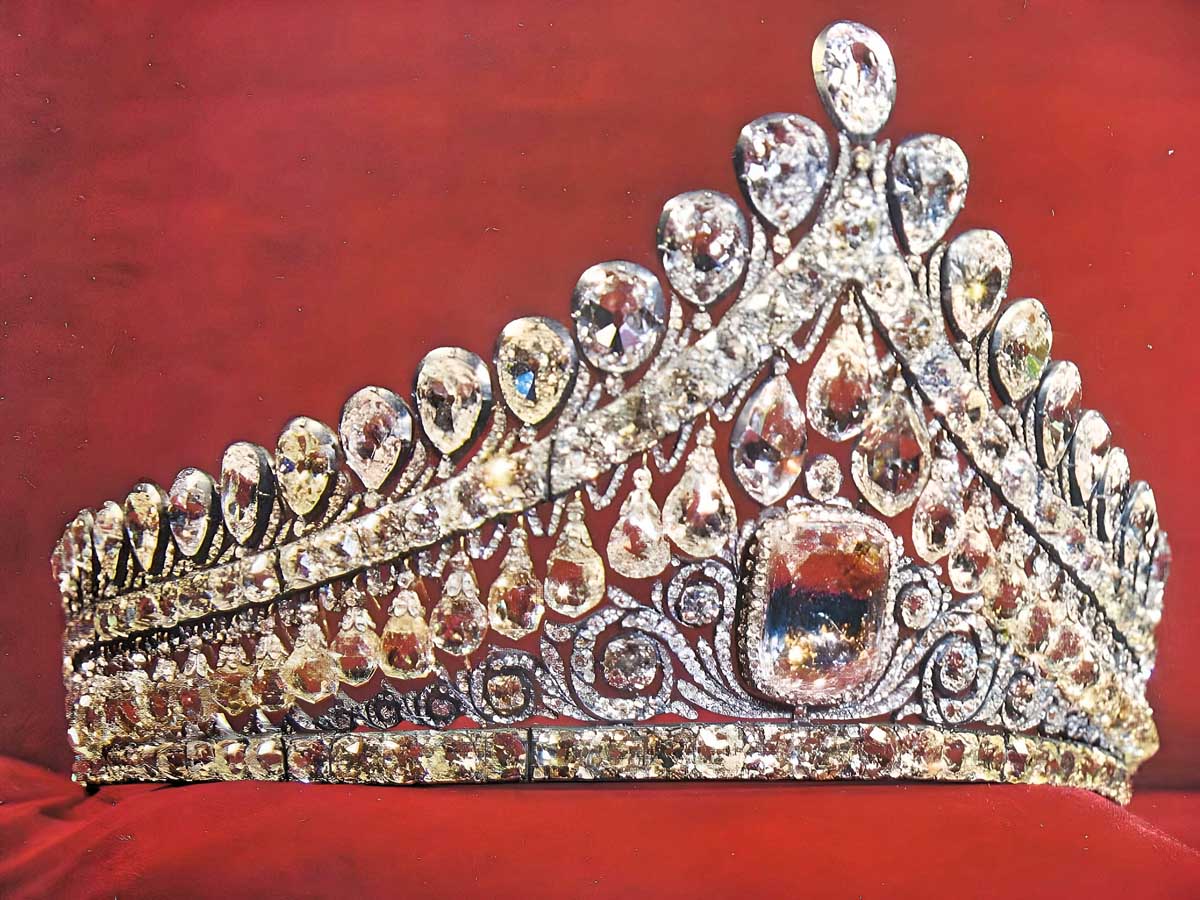 ROSE DIAMOND: The Glorious Story of Vivid Pink Diamonds