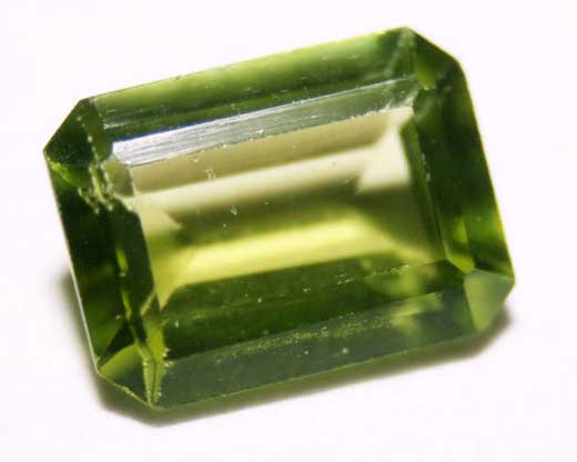 AUGUST BIRTHSTONE PERIDOT: Its Magic, History & Properties